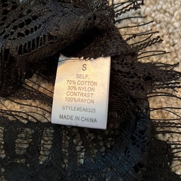 Elodie Lace Top   - Picture 4 of 7